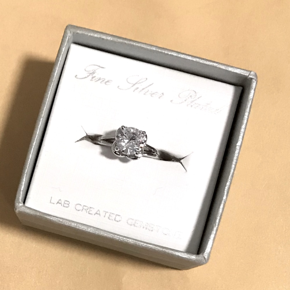 💍Glam Round Cushioned CZ Diamond Silver Ring 8💎 - Picture 10 of 16